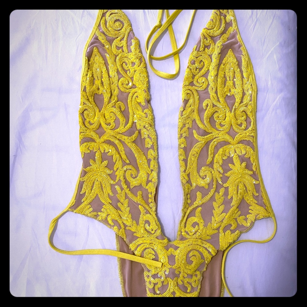 Yellow Plunge one-piece swimsuit 🩱